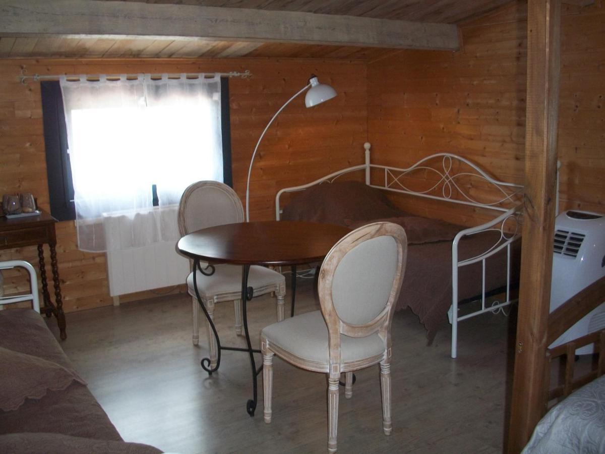 Le Pre Joli Hotel Beaugas Bagian luar foto