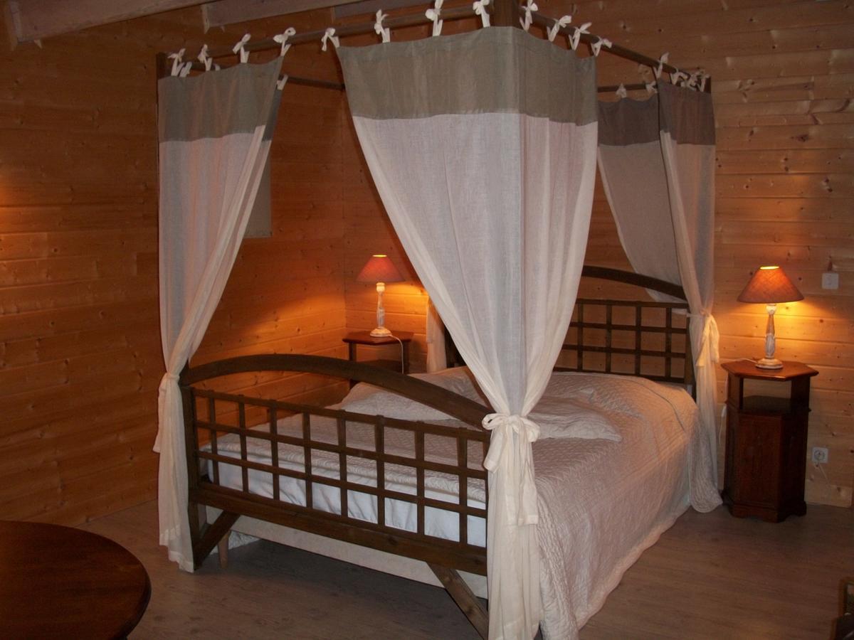 Le Pre Joli Hotel Beaugas Bagian luar foto