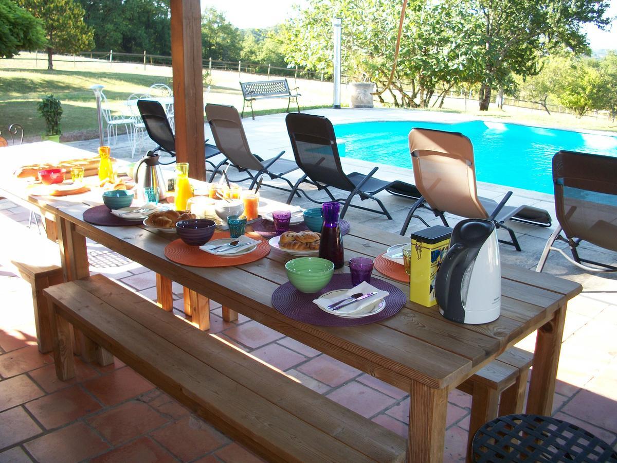 Le Pre Joli Hotel Beaugas Bagian luar foto