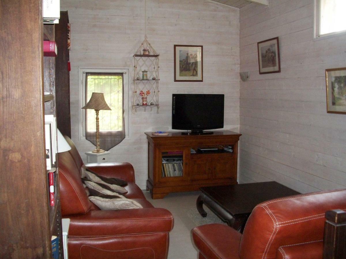 Le Pre Joli Hotel Beaugas Bagian luar foto